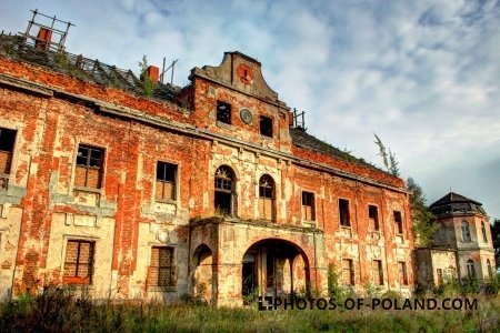 Sucha Dolna: palace 