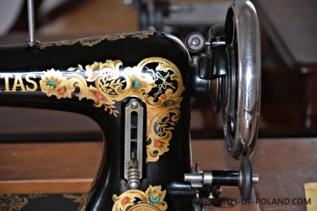 Sewing machine: Veritas of the twentieth century